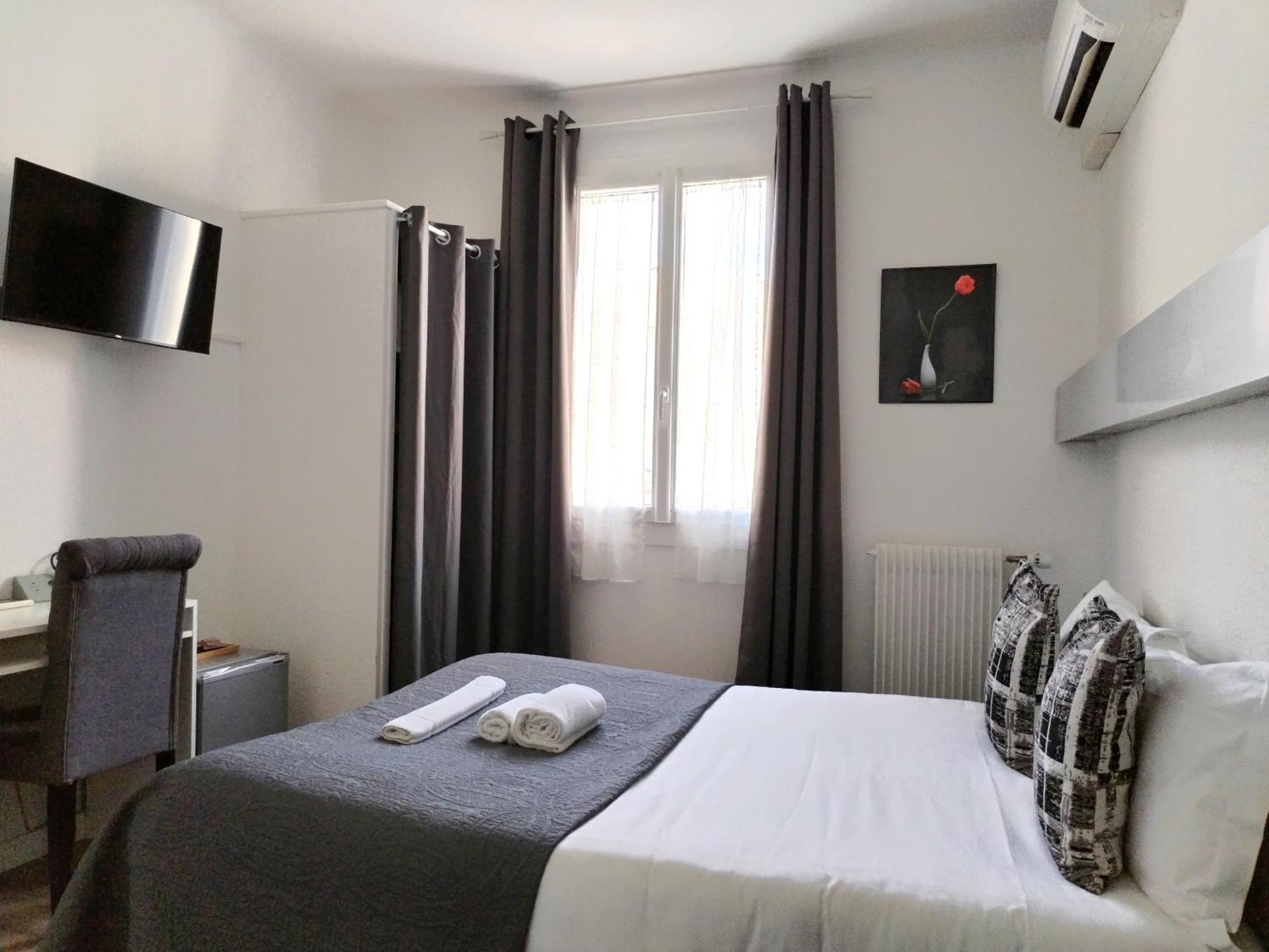 Hotel La Bastide D'Entraigues Екстер'єр фото