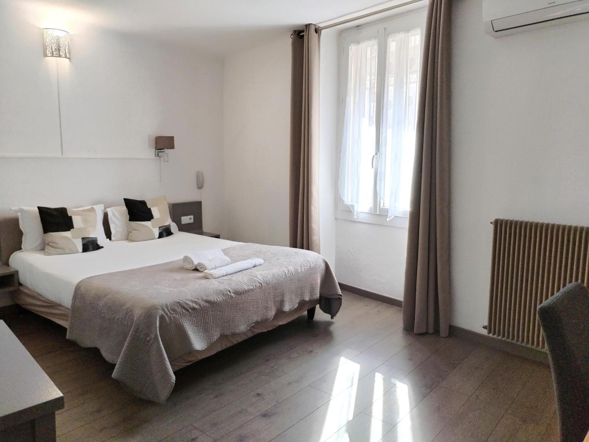 Hotel La Bastide D'Entraigues Екстер'єр фото