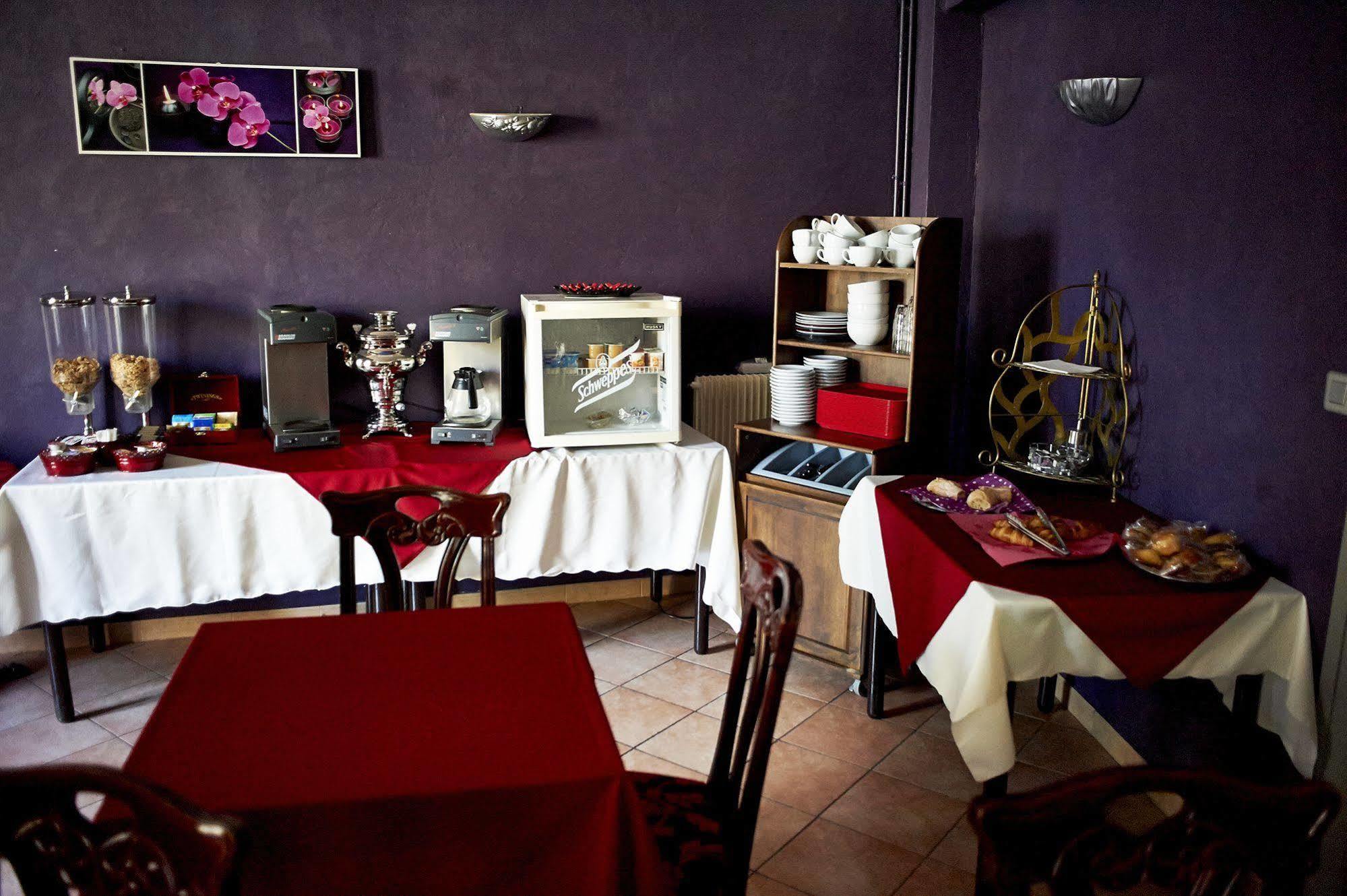 Hotel La Bastide D'Entraigues Екстер'єр фото