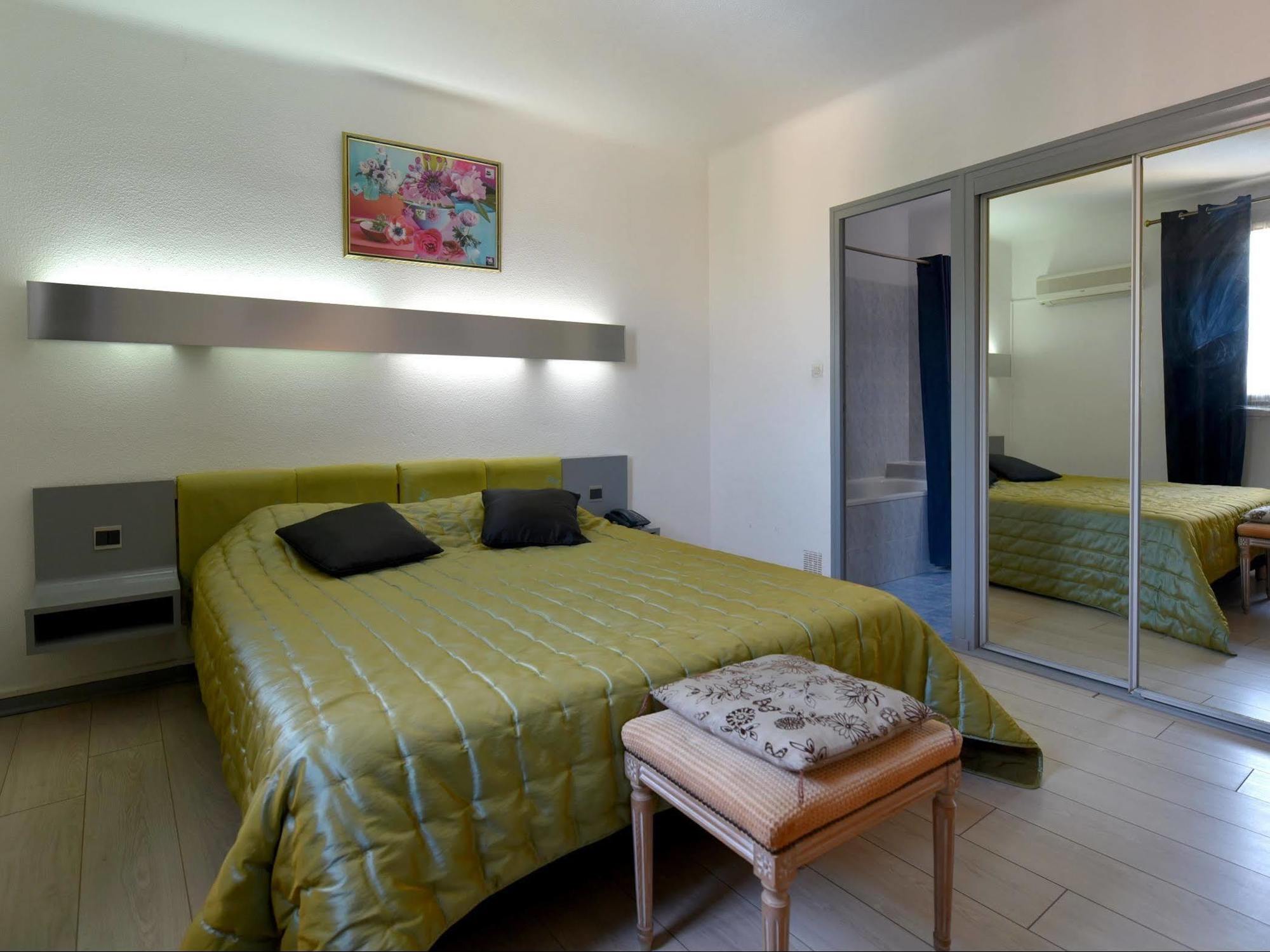Hotel La Bastide D'Entraigues Екстер'єр фото